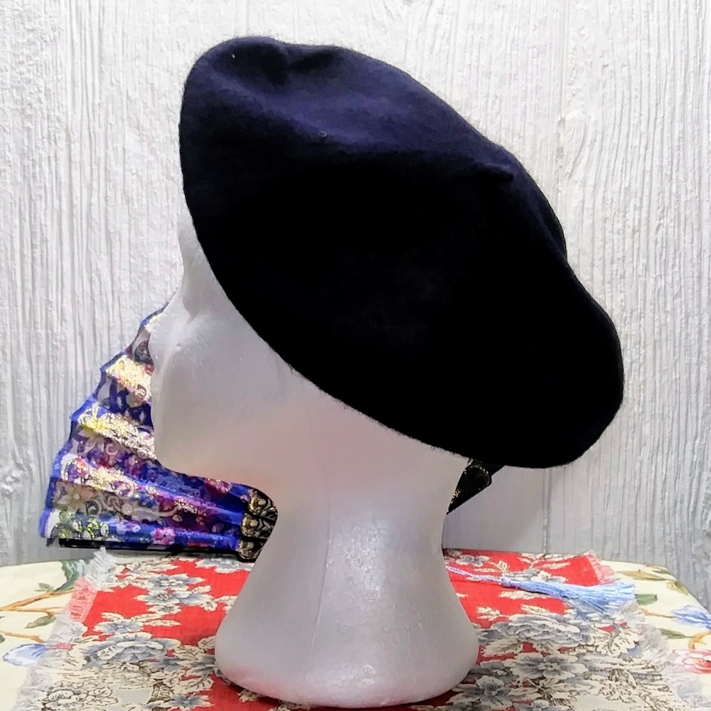GROOVY GLAM Black Classic French Beret